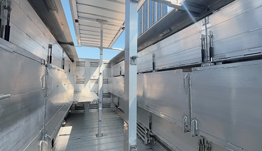 Livestock and Poultry Transport Vehicle