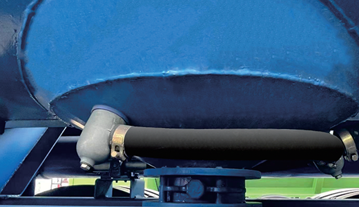 Pneumatic Conveying Feed Truck