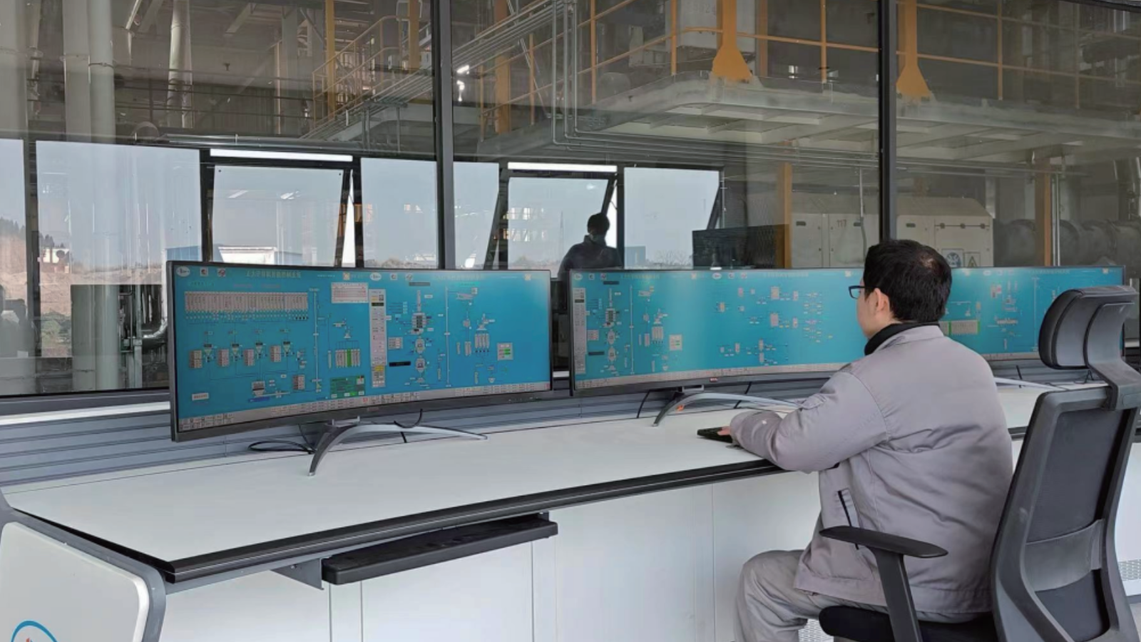 Central Control Room Layout and Workstations