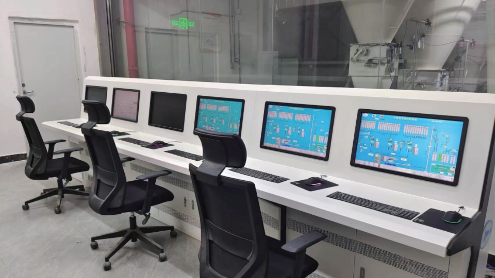 Central Control Room Layout and Workstations