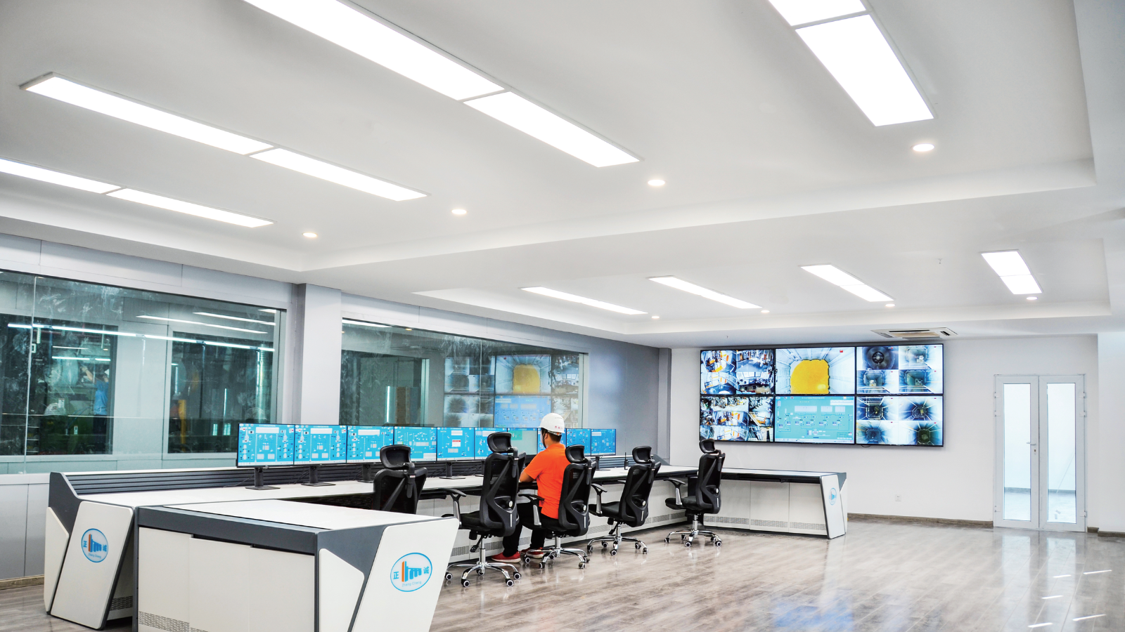 Central Control Room Layout and Workstations