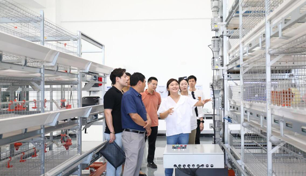 Gil Gal and Lanic Korea from South Korea visited and exchanged ideas with CP M&E Group